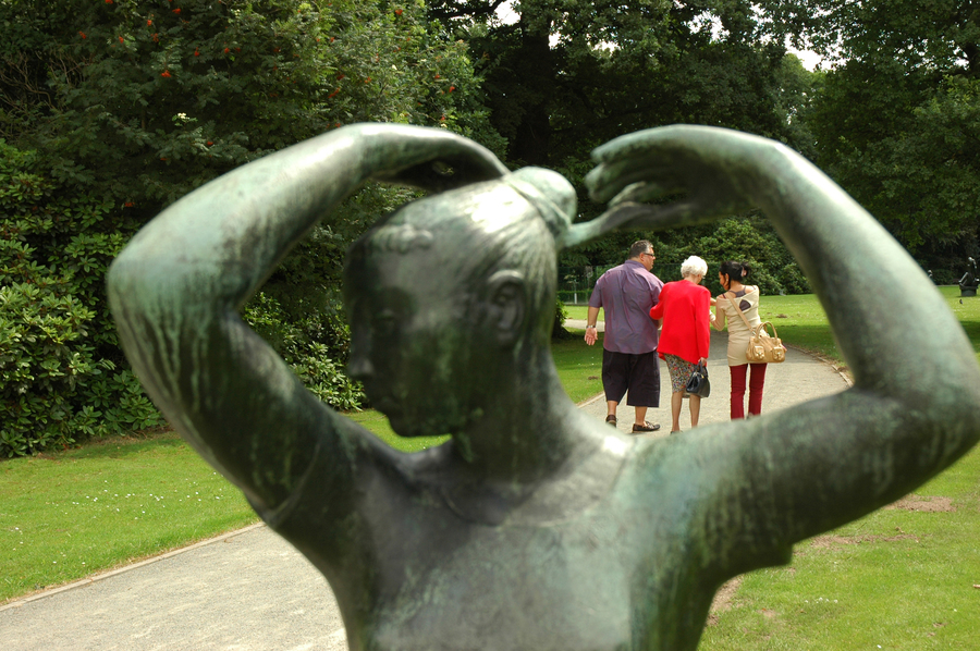 In de oranjerie van het kasteel Middelheim vindt u het documentatiecentrum Lode Craeybeckx: het mekka voor ieder die meer wil weten over moderne en hedendaagse kunst